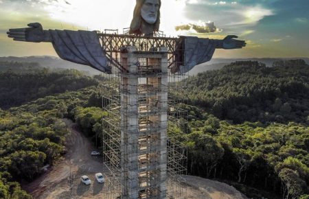 У Бразилії будують нову статую Ісуса Христа, вона буде вищою за памʼятник у Ріо