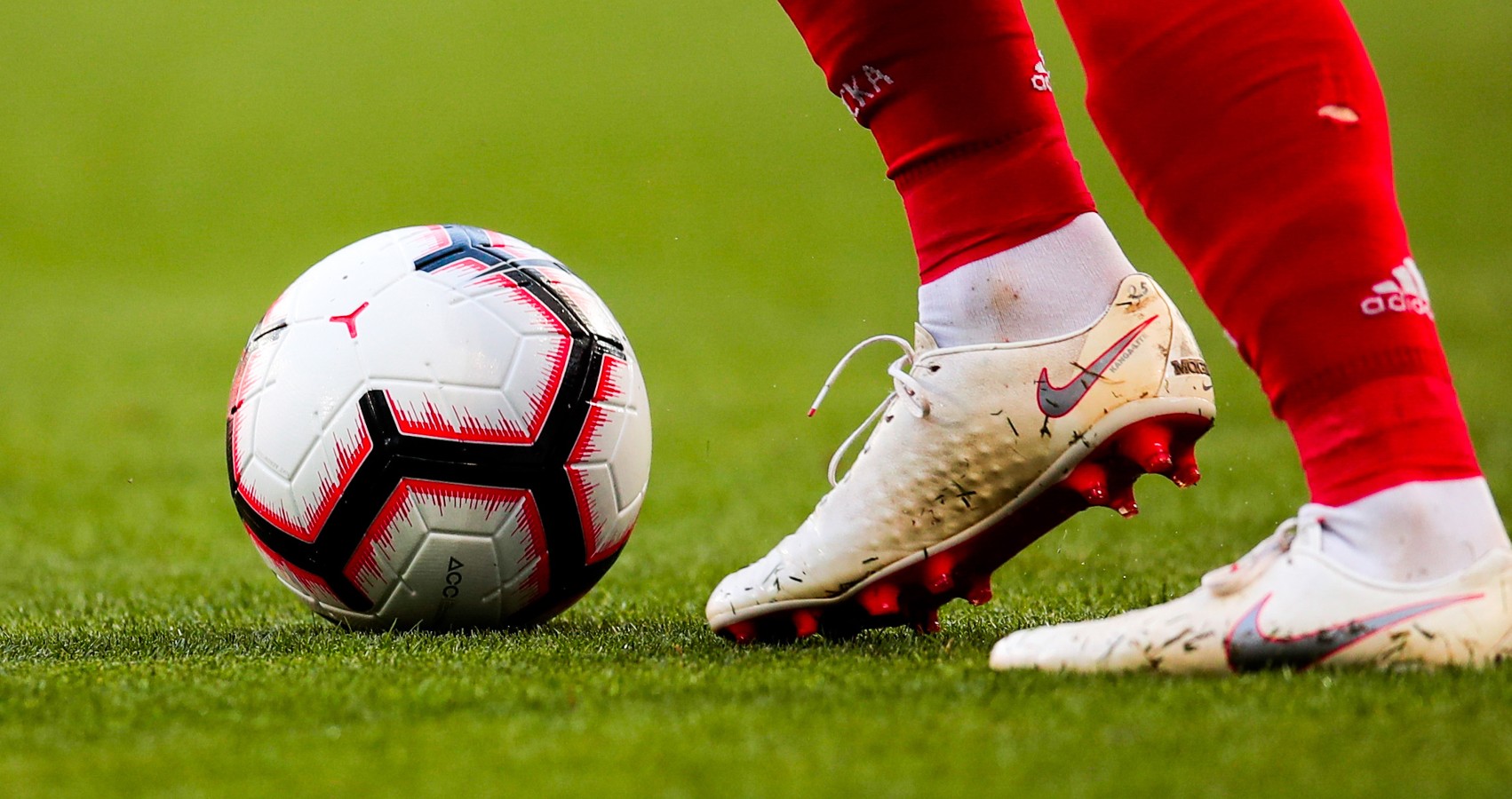 Дисквалификация 26 футболистов из ОРДЛО: УАФ не должна брать на себя карательные функции — главред «Футбола»