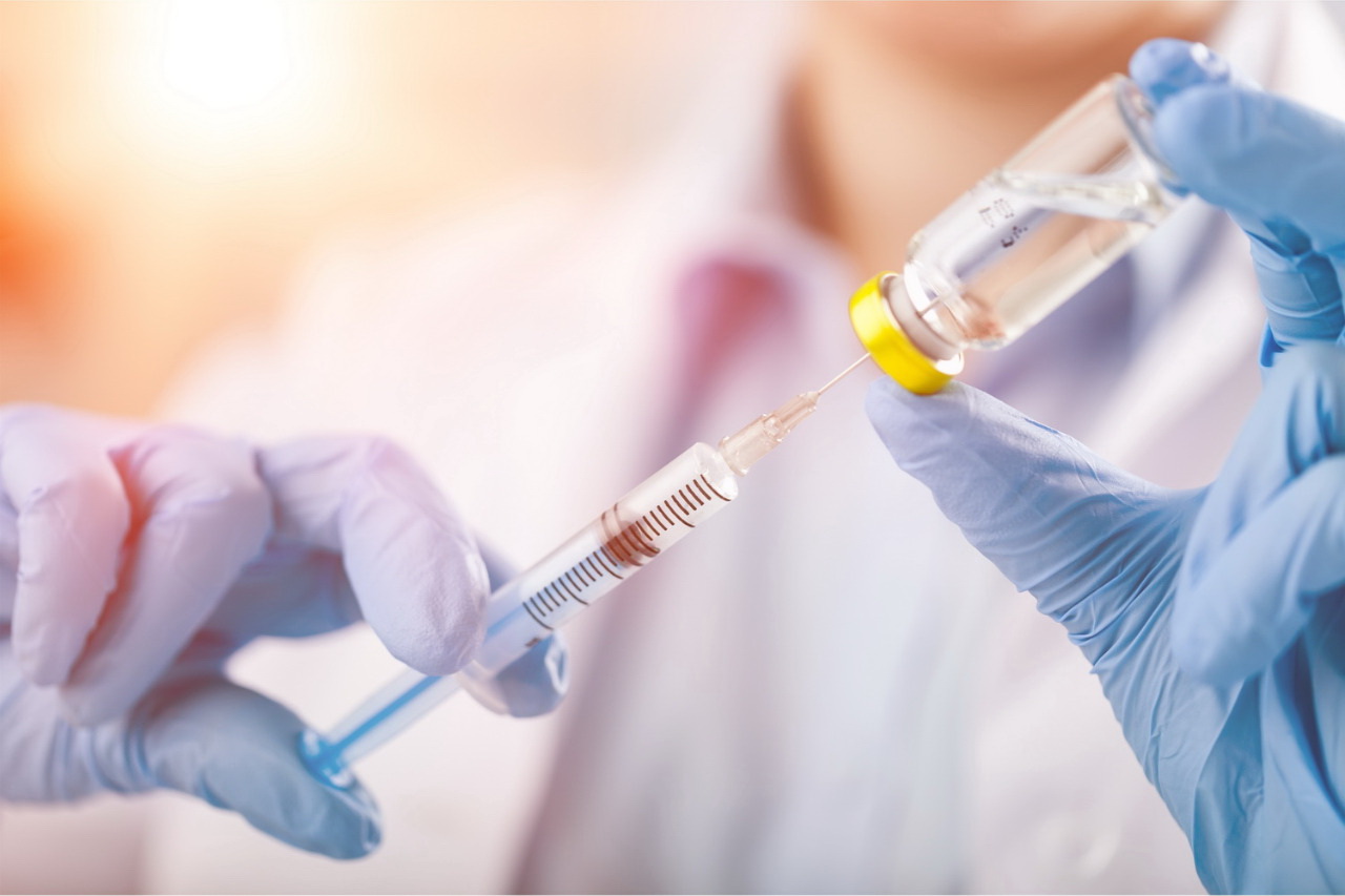 Від COVID-19 за добу в Україні вакцинували 1 453 людини