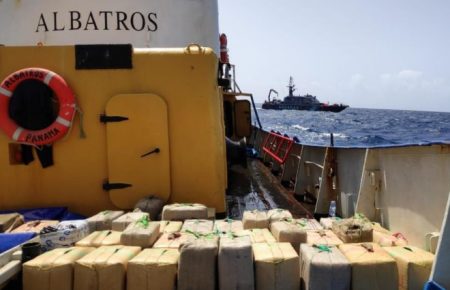 В Іспанії затримали трьох українських моряків через перевезення 18 тонн наркотиків