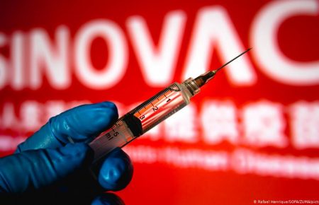 Как работает CoronaVac и почему нужна вторая доза вакцины?