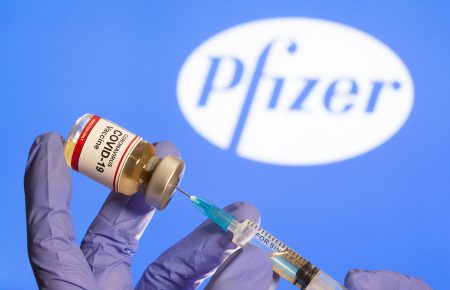 Ляшко розповів, кому в Україні зроблять щеплення вакцинами Pfizer та Coronavac