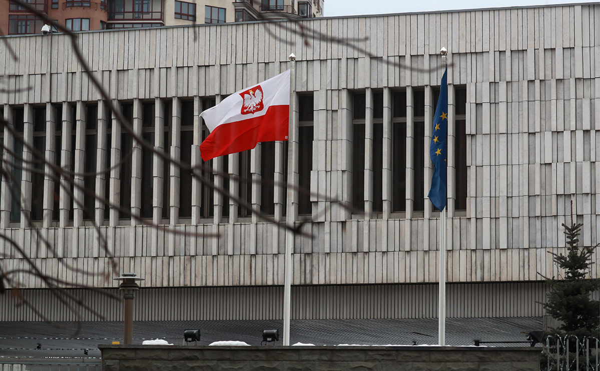 Москва продовжує висилати іноземних дипломатів: персонами нон ґрата оголосили 5 співробітників посольства Польщі в РФ