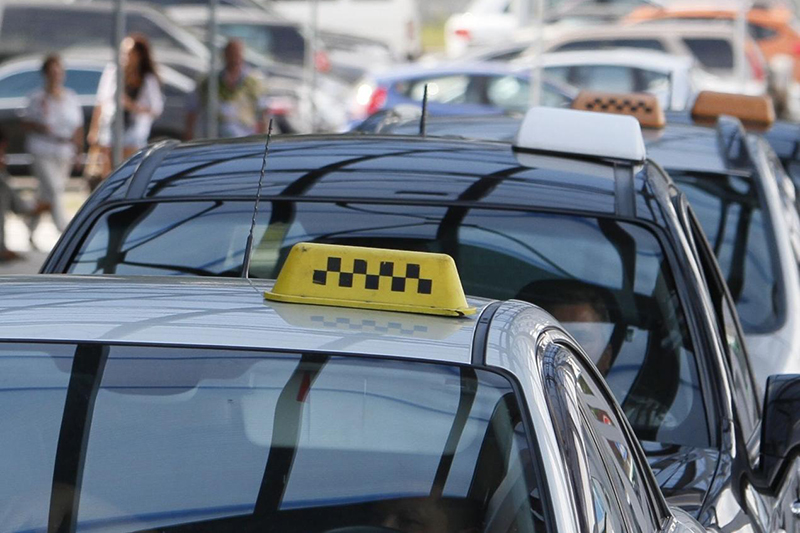 Водій офіційного таксі заробляє від 20 тисяч грн — Антонюк