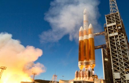 В США успешно запустили супертяжелую ракету Delta IV Heavy (видео)
