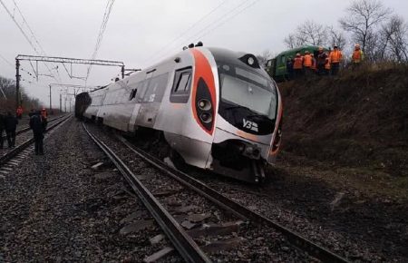 Схождение 6 вагонов Интерсити с рельсов: Укрзализныця отстранила нескольких руководителей Приднепровской железной дороги