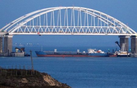 Жодна країна не має права зупиняти право проходу кораблів Керченською протокою — Устименко