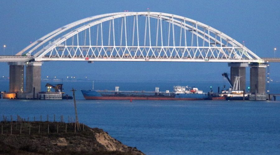 Жодна країна не має права зупиняти право проходу кораблів Керченською протокою — Устименко