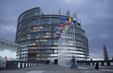 Европарламент принял резолюцию по «Северному потоку-2» и отключению РФ от SWIFT