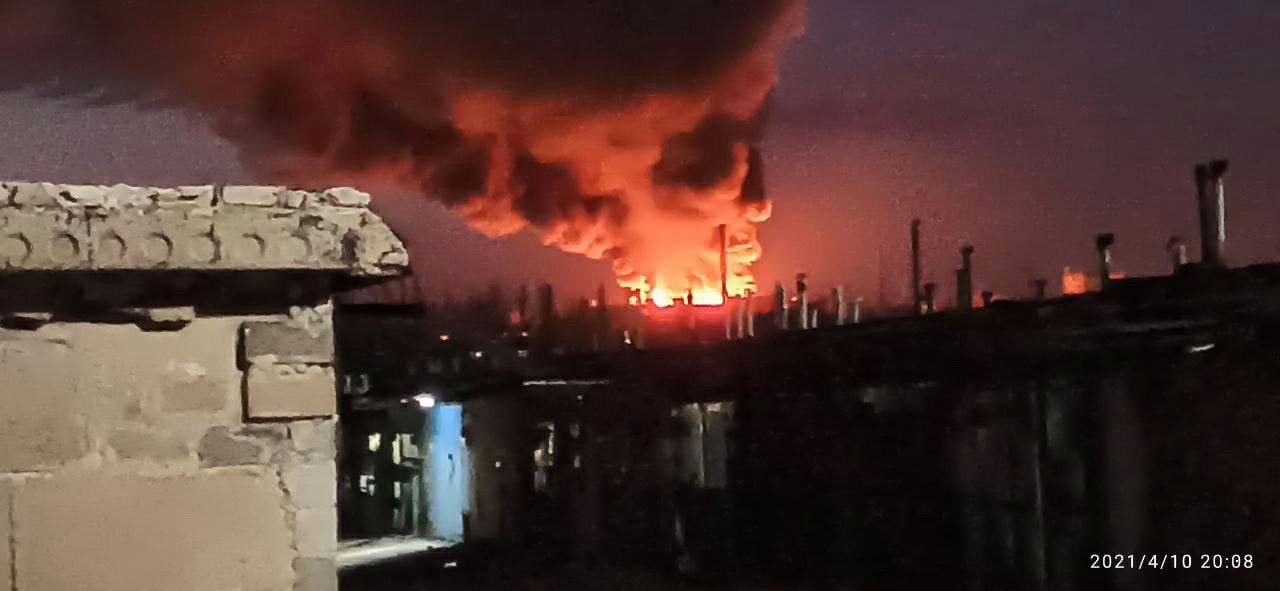 В окупованому Донецьку горить м'ясокомбінат, де була база бойовиків — соцмережі
