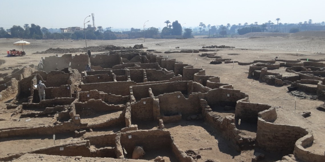 В Египте нашли затерянный в песках город — его  возраст более 3 тысяч лет (фото)