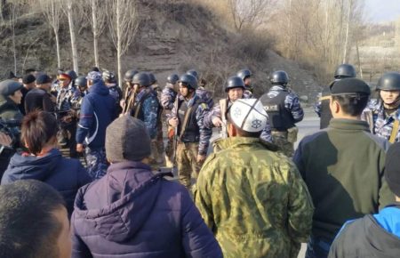 На кордоні Киргизстану та Таджикистану почалися зіткнення, є жертви