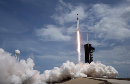 В 2023 году компания SpaceX доставит на Луну новый вездеход NASA