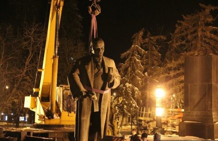 Всі пам’ятники Леніну пропонують перевезти у Чорнобильську зону