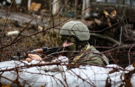 Минулої доби бойовики 10 разів порушили «режим тиші», один український військовий загинув