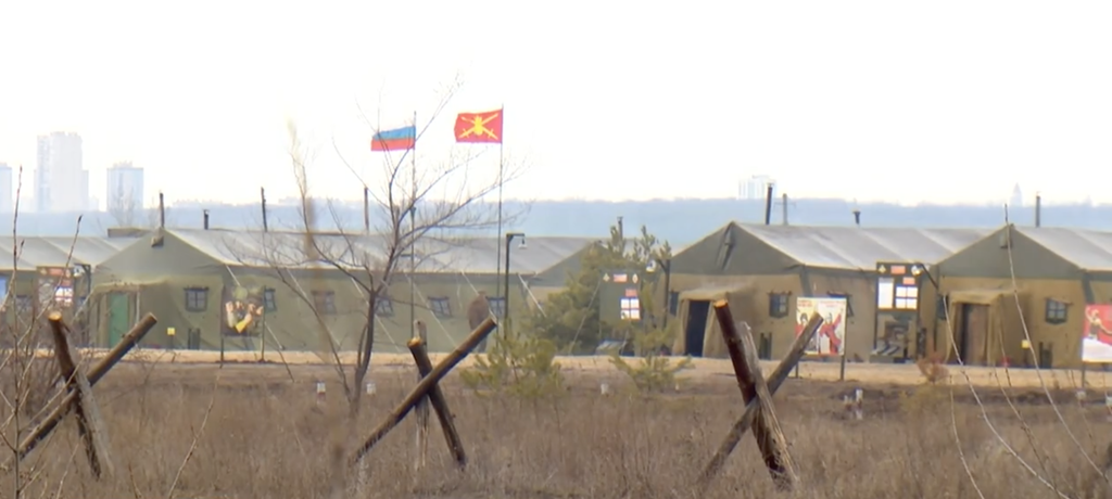 Tagesschau: Российская армия строит военный лагерь возле границы с Украиной (видео)