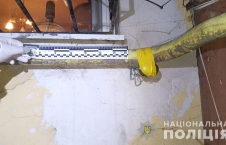 Граната на газовій трубі багатоквартирного будинку: поліція Одеси розпочала розслідування