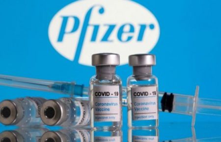 Єврокомісія затвердила контракт з BioNTech-Pfizer про постачання ще 1,8 млрд доз вакцини від COVID-19