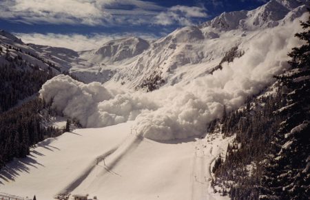Кількість жертв сходження лавин в Альпах зросла
