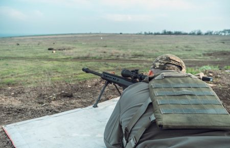 Біля Водяного бойовики скинули осколкові гранати, поранений український військовий