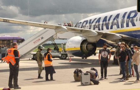 Аеропорт «Київ» і «Украерорух» спростовують слова Лукашенка про відмову прийняти «замінований» літак Ryanair