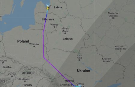 Авіакомпанії облітають територію Білорусі, не чекаючи офіційних рішень — ЗМІ