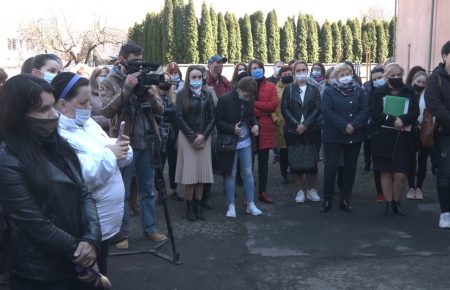 В Ивано-Франковске хотят закрыть гимназию, где учатся дети с инвалидностью