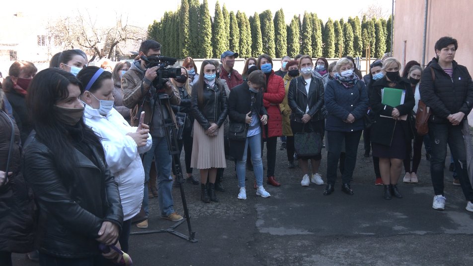 В Івано-Франківську хочуть закрити гімназію, де навчаються діти з інвалідністю