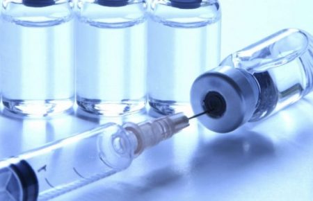 Вакцинація публічних осіб проти COVID-19 з метою промоції більше не дозволяється — Ляшко