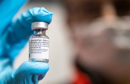 У Pfizer заявили, що низка країн відмовилась купляти їхню вакцину