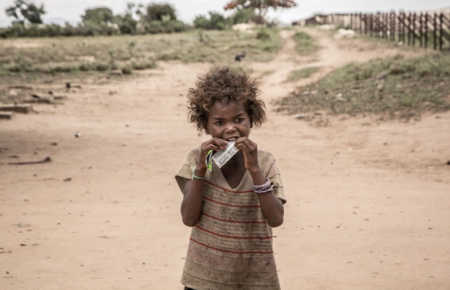 Змушені їсти листя та сарану: тривала посуха та піщані бурі призвели до голоду на Мадагаскарі