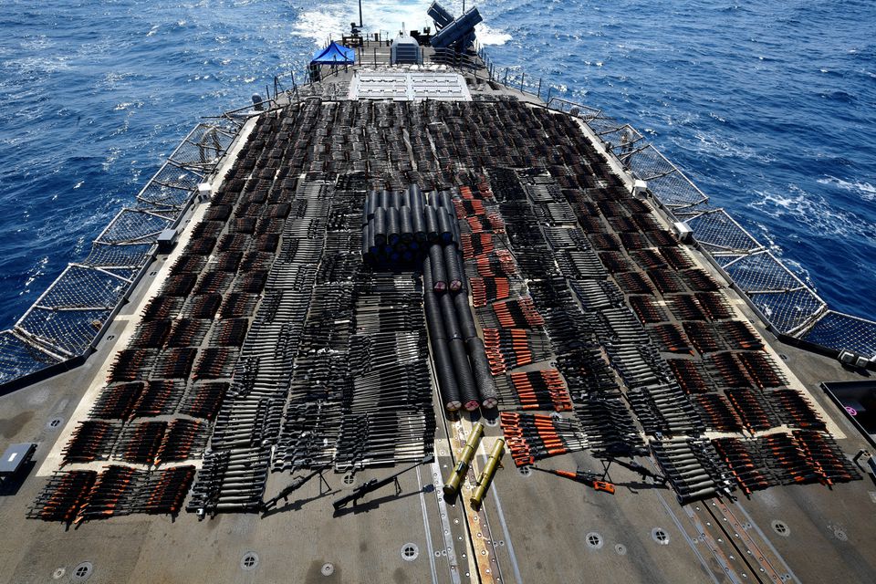 Російські ракети та китайські гвинтівки: ВМС США затримали корабель з незаконною партією зброї