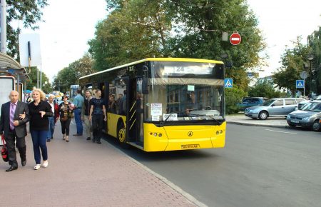 Нові автобуси на половині київських маршрутів нерентабельні — Мойсеєнко