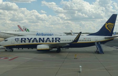 Диспетчеры в Минске сообщили экипажу самолета Ryanair о письме с угрозой взрыва за полчаса до его получения — Der Spiegel