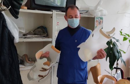 У Черкасах цех, що виготовляє сучасні протези для ветеранів АТО, потребує допомоги