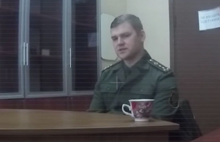 В Беларуси капитана, который обнародовал приказ о применении войск против протестов, посадили на 18 лет