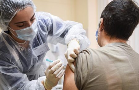 У Києві та Львові відкриють центри вакцинації для людей з листа очікування