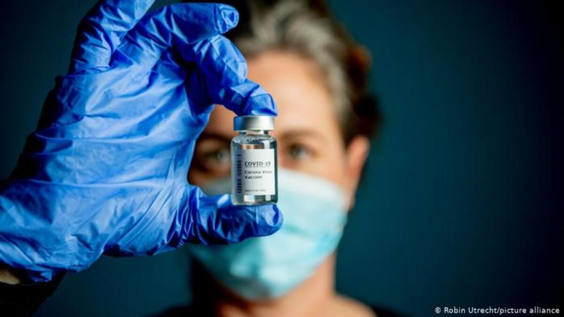 Українські науковці розробляють три вакцини проти COVID-19