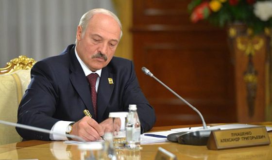 Лукашенко позбавив звань понад 80 колишніх силовиків за підтримку протестів