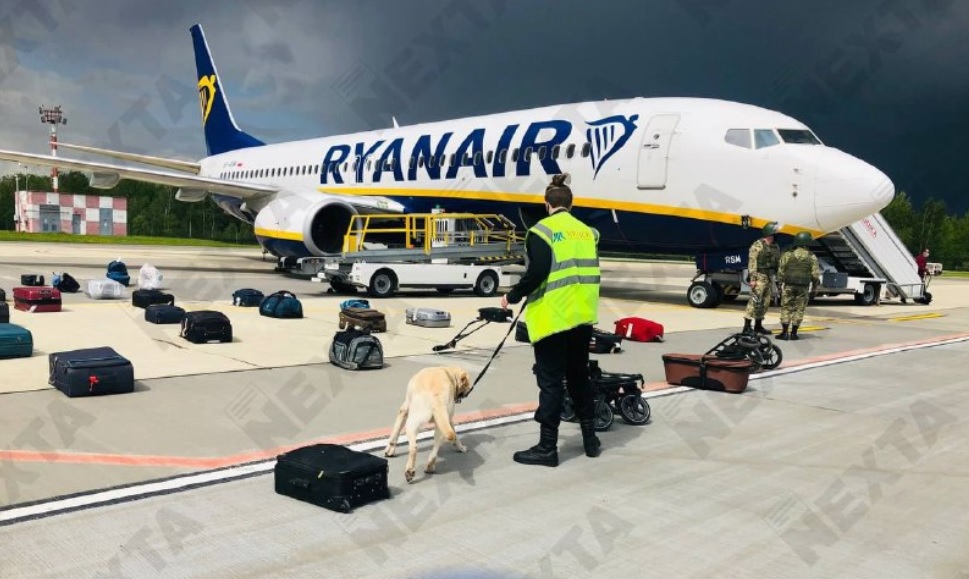  США звинуватили в авіаційному піратстві чотирьох білоруських чиновників через примусову посадку літака Ryanair