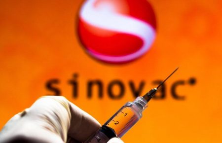 Україна отримала четверту партію китайської вакцини Sinovac — ще 500 тисяч доз