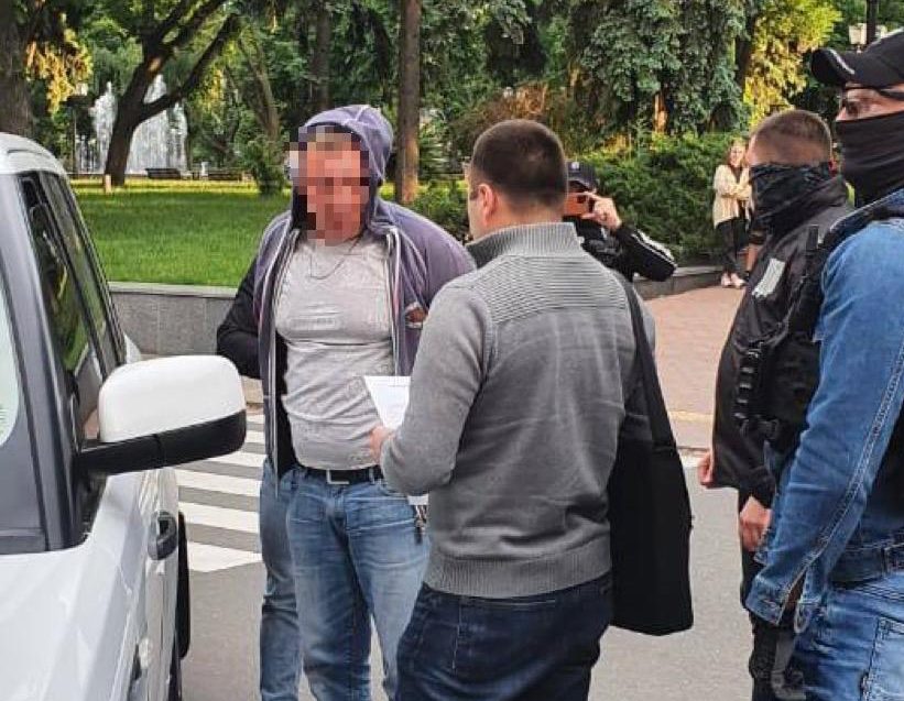 Заступника голови Чернігівської ОДА затримали на хабарі у $160 тисяч