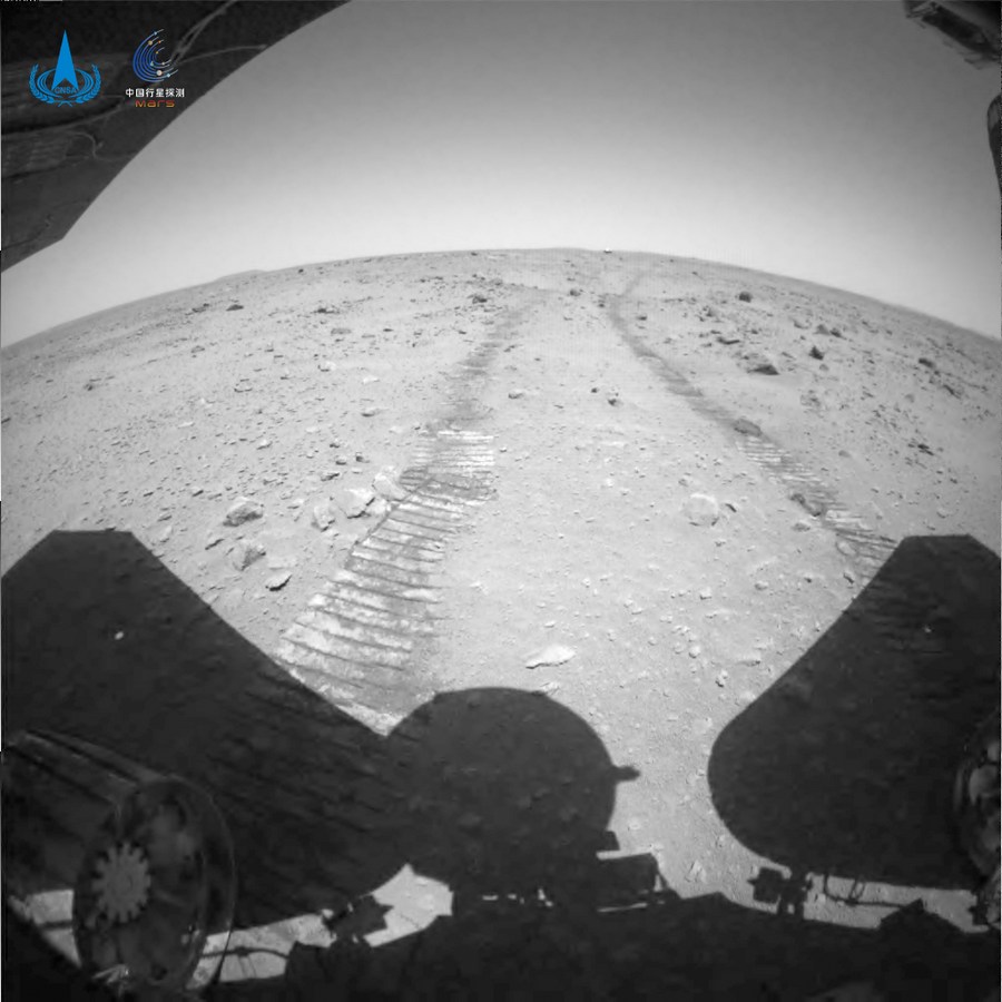 Китайское космическое управление опубликовало новые фото с Марса
