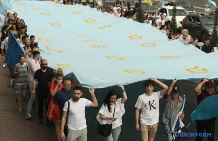 У Києві відбувається хода до Дня кримськотатарського прапора