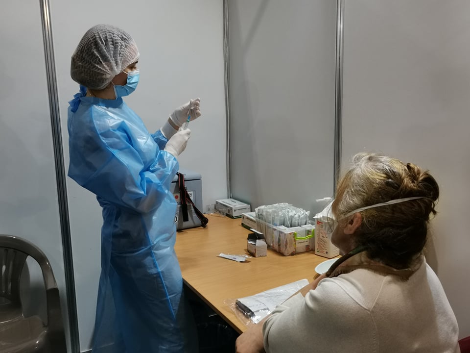 В киевском Центре вакцинации от СOVID-19 на выходных привьют столько людей, сколько успеют — Поворозник