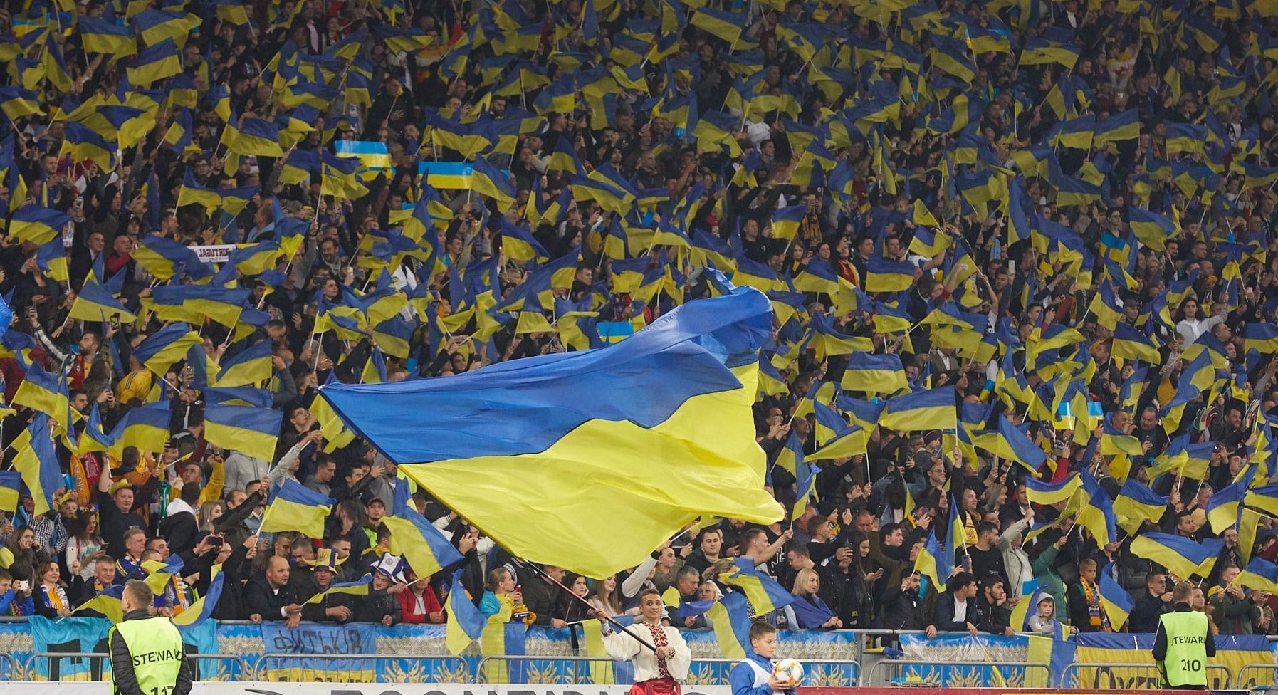УАФ утвердила официальный футбольный статус лозунгов «Слава Украине!» и «Героям слава!» — Павелко