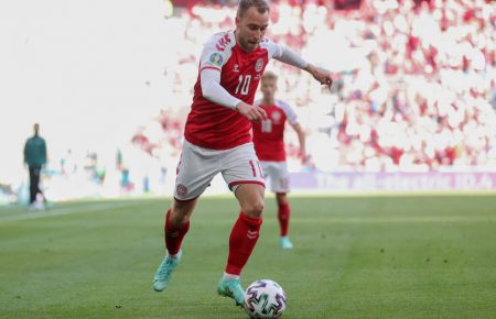 Євро-2020: Півзахисник збірної Данії, який знепритомнів під час матчу, перебуває у стабільному стані