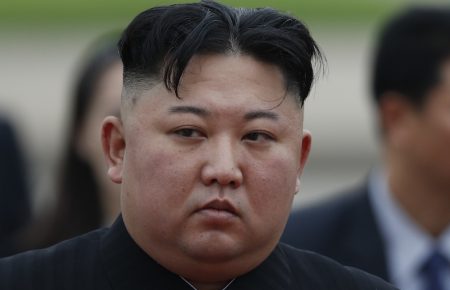 Страна должна готовиться к диалогу и конфронтации с США — Ким Чен Ын