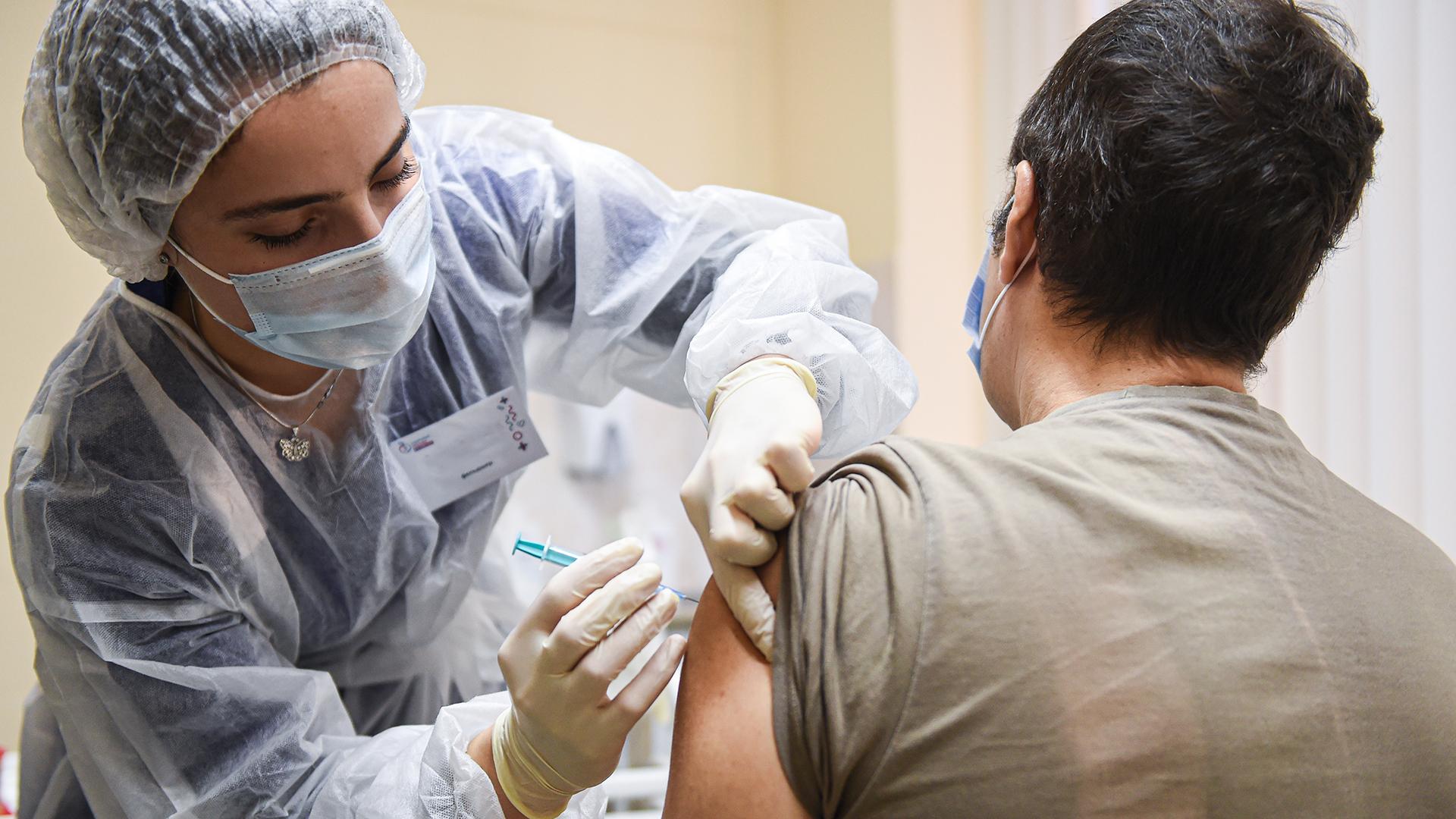 За добу в Україні від коронавірусу вакцинували понад 60 тисяч людей