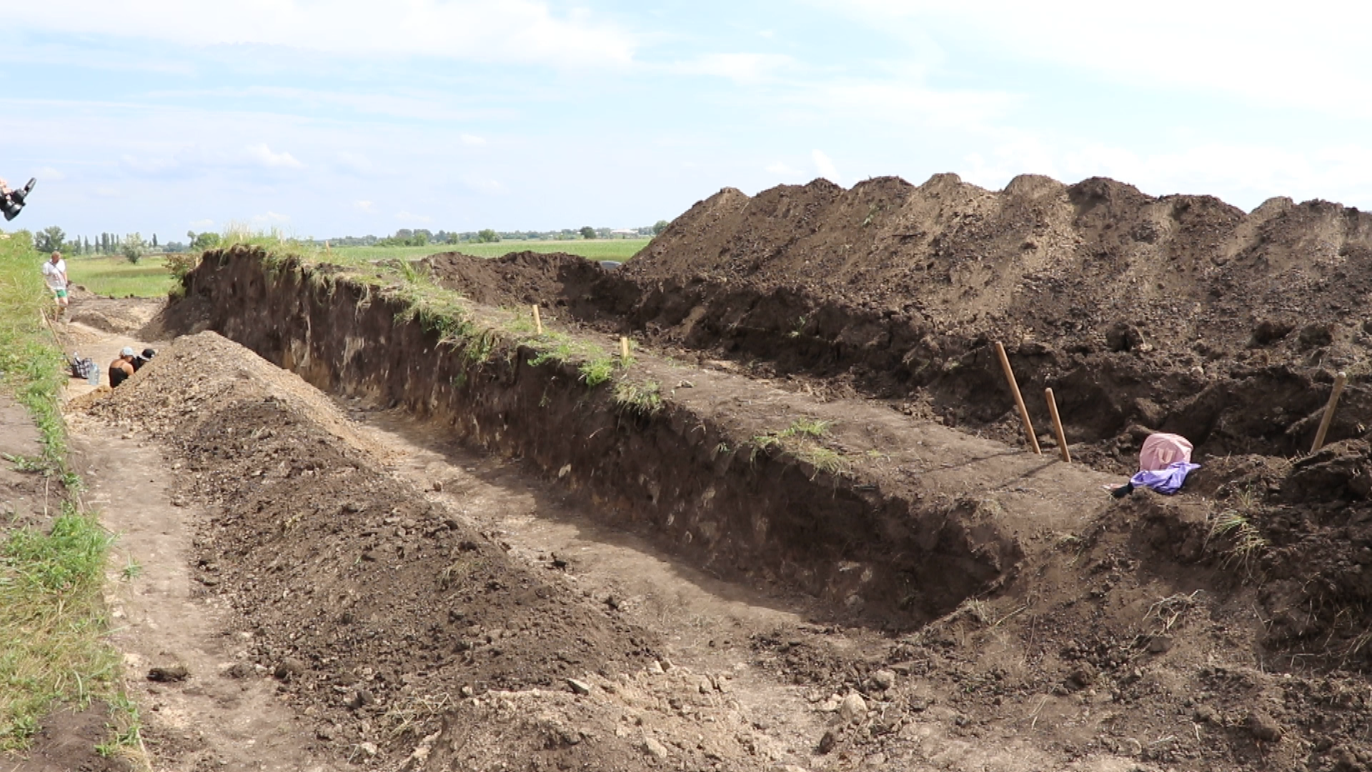 В Луганской области археологи исследуют курган скифского периода (фото)